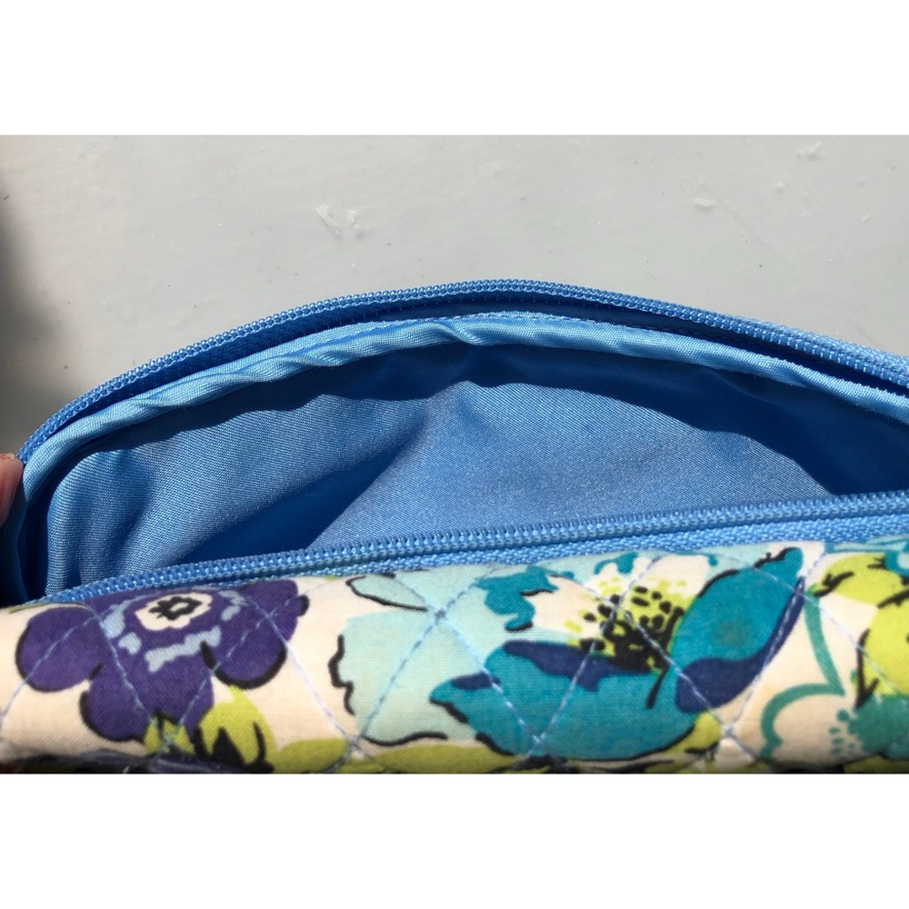 Vera Bradley Retired Blueberry Blossoms Wristlet Wallet - Picture 6 of 9